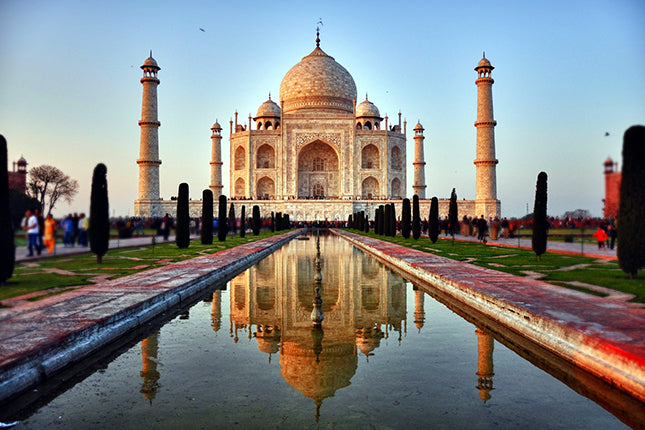 "Entre Templos y Mercados: Nuestra Odisea de Amor a través de la India"